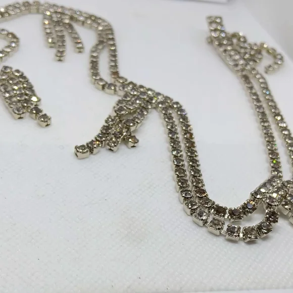 Vintage Very Long Drape Stunning Rare Statement Silver Rhinestone Necklace - Picture 13 of 15